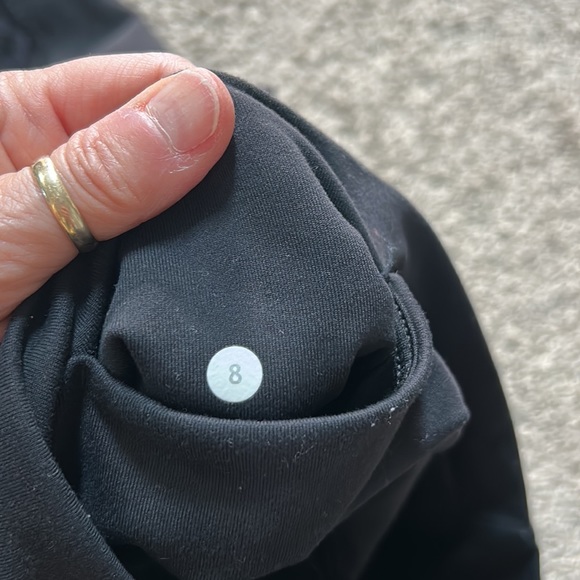 LuluLemon black leggings. Size 8 - Picture 7 of 7